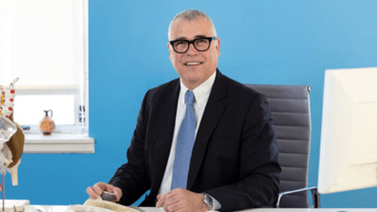 Mr Angus Lewis, Orthopaedic Surgeon